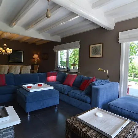 Dağ evi Modern Chalet With Wellness Facilities *