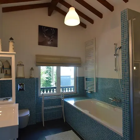 Dağ evi Modern Chalet With Wellness Facilities *